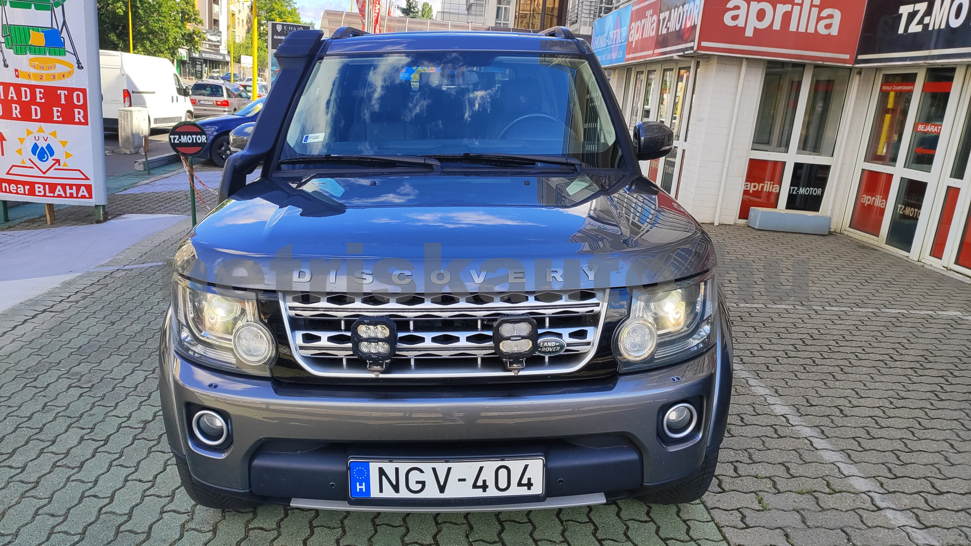 LAND ROVER Discovery 3.0 SDV6 HSE Aut. [7 személy] személygépkocsi - 2993cm3 Diesel 121499 3/12