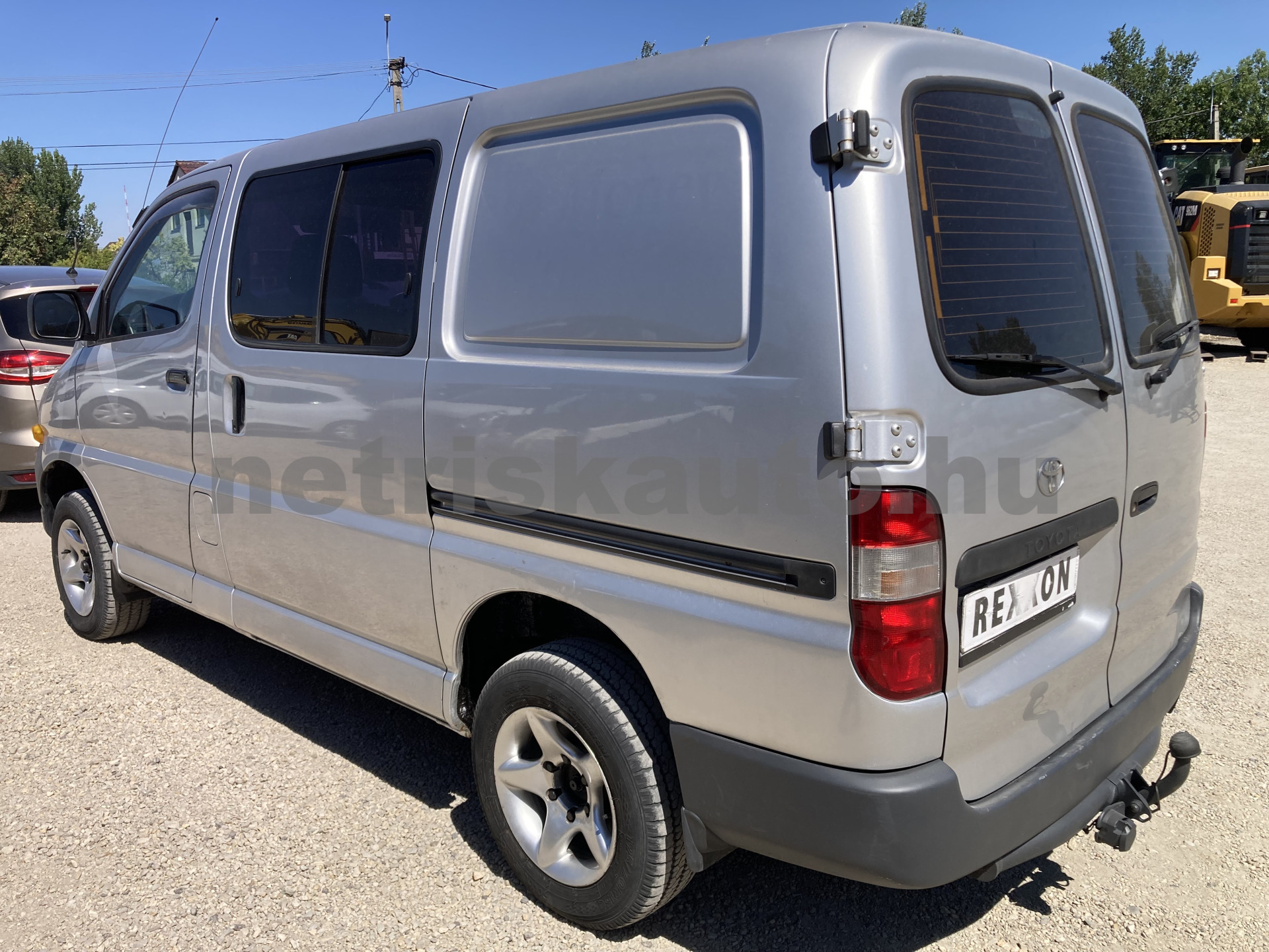 TOYOTA Hi-Ace 2.4 TD 4x4 Panel Van tehergépkocsi 3,5t össztömegig - 2446cm3 Diesel 121550 3/10