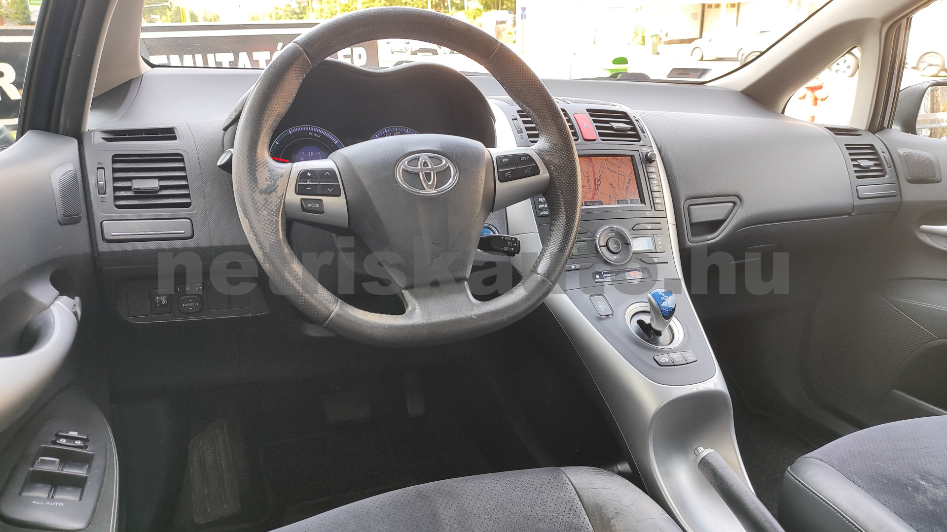 TOYOTA Auris 1.8 HSD Sol Navi Aut. személygépkocsi - 1798cm3 Hybrid 121524 6/12
