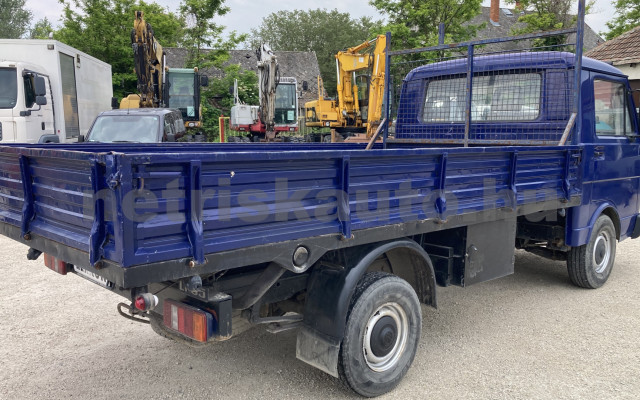 VW LT LT 35 2.4 TD 3 FŐ+PLATÓ,MAGYAR OKMÁNYOS tehergépkocsi 3,5t össztömegig - 2383cm3 Diesel 120709 4/8