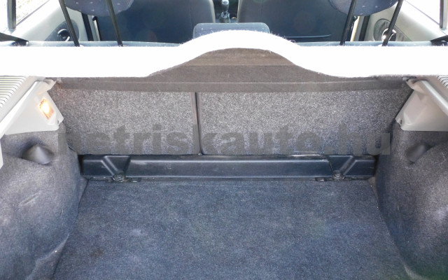RENAULT Clio 1.4 16V Expression személygépkocsi - 1390cm3 Benzin 119989 12/12