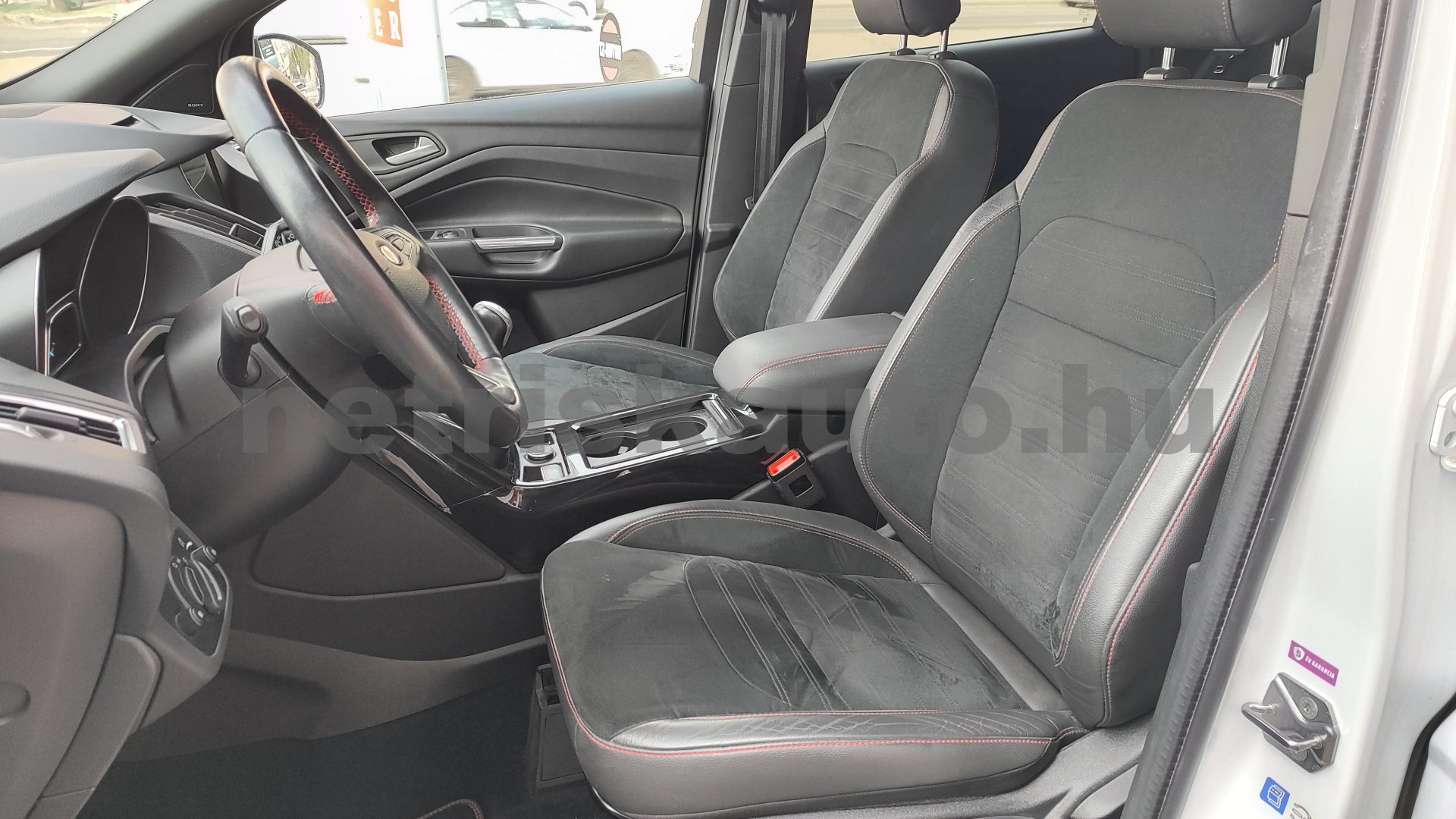 FORD Kuga 2.0 TDCi ST-Line AWD személygépkocsi - 1997cm3 Diesel 121421 5/12