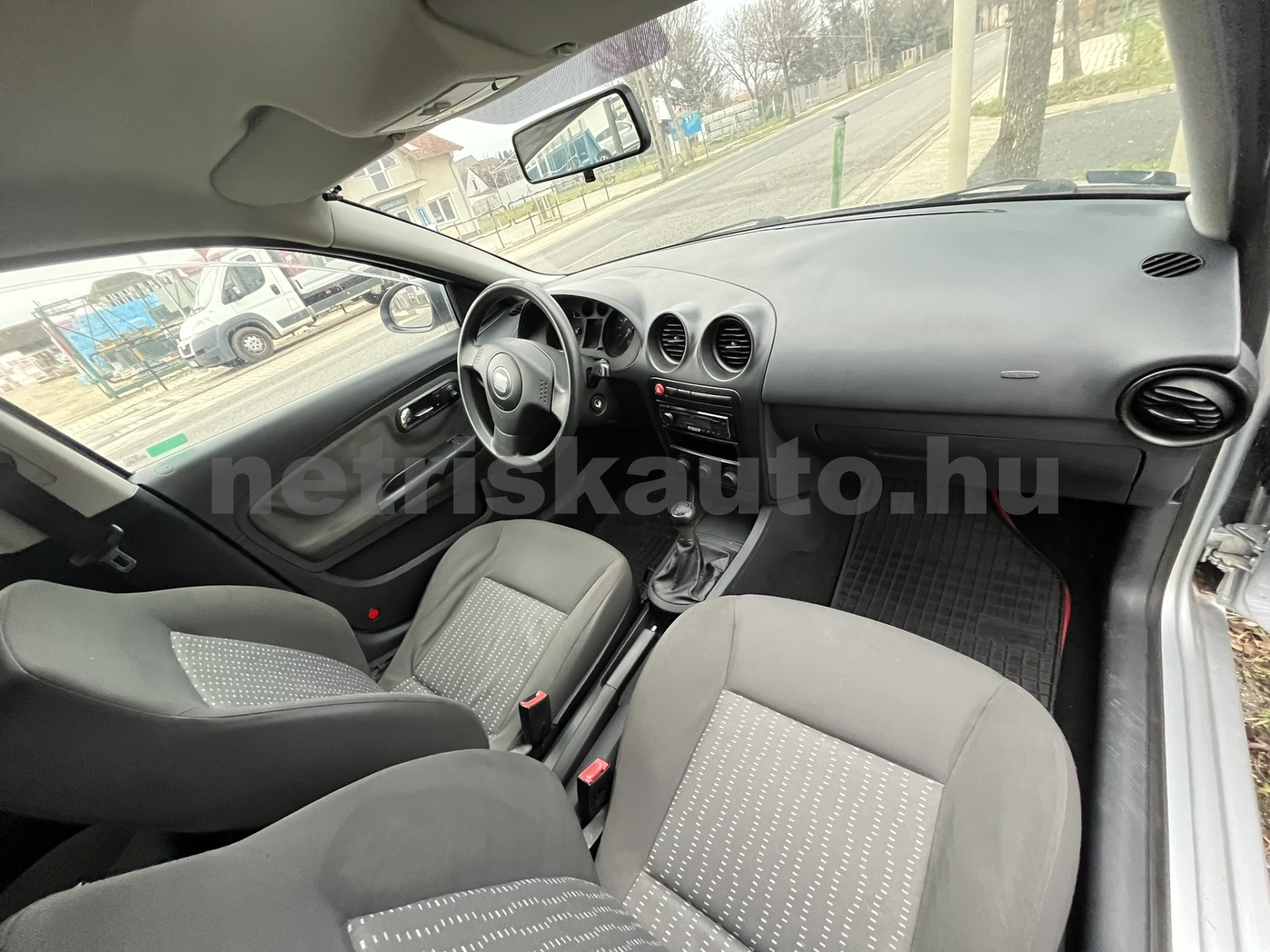 SEAT Ibiza 1.4 16V Reference személygépkocsi - 1390cm3 Benzin 121344 11/12