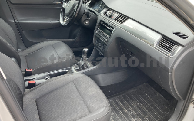 SKODA Rapid 1.6 CR TDI Ambition személygépkocsi - 1598cm3 Diesel 120197 6/10