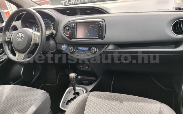 TOYOTA Yaris 1.5 HSD Active Aut. személygépkocsi - 1497cm3 Hybrid 121440 8/12