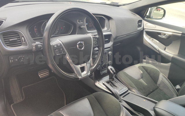 VOLVO V40 2.0 D [D3] R-Design Geartronic személygépkocsi - 1969cm3 Diesel 121501 6/12
