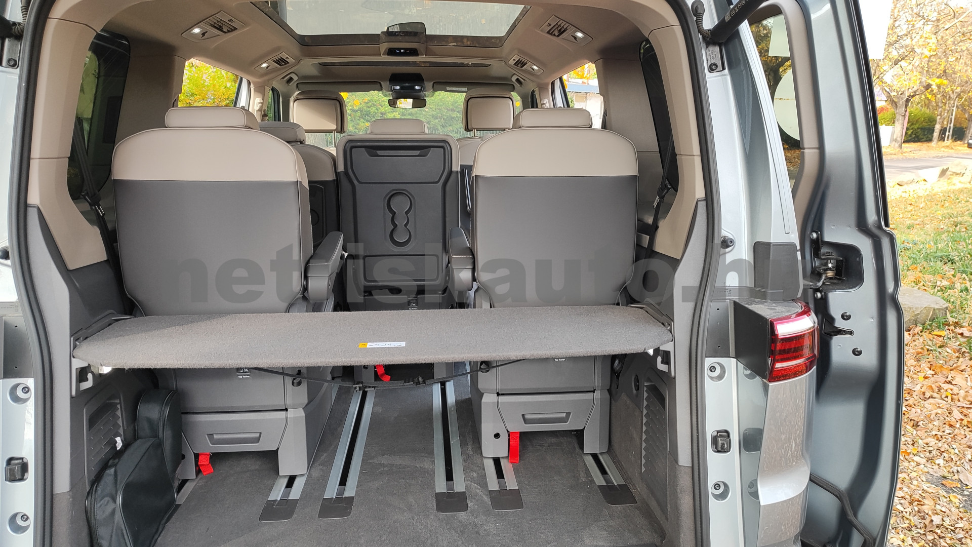 VW Transporter 1.4 TSI PHEV Edi. DSG RT tehergépkocsi 3,5t össztömegig - 1395cm3 Hybrid 121306 12/12