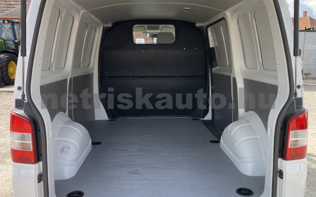 VW Transporter 2.0 CR TDI Basic tehergépkocsi 3,5t össztömegig - 1968cm3 Diesel 121450 6/9