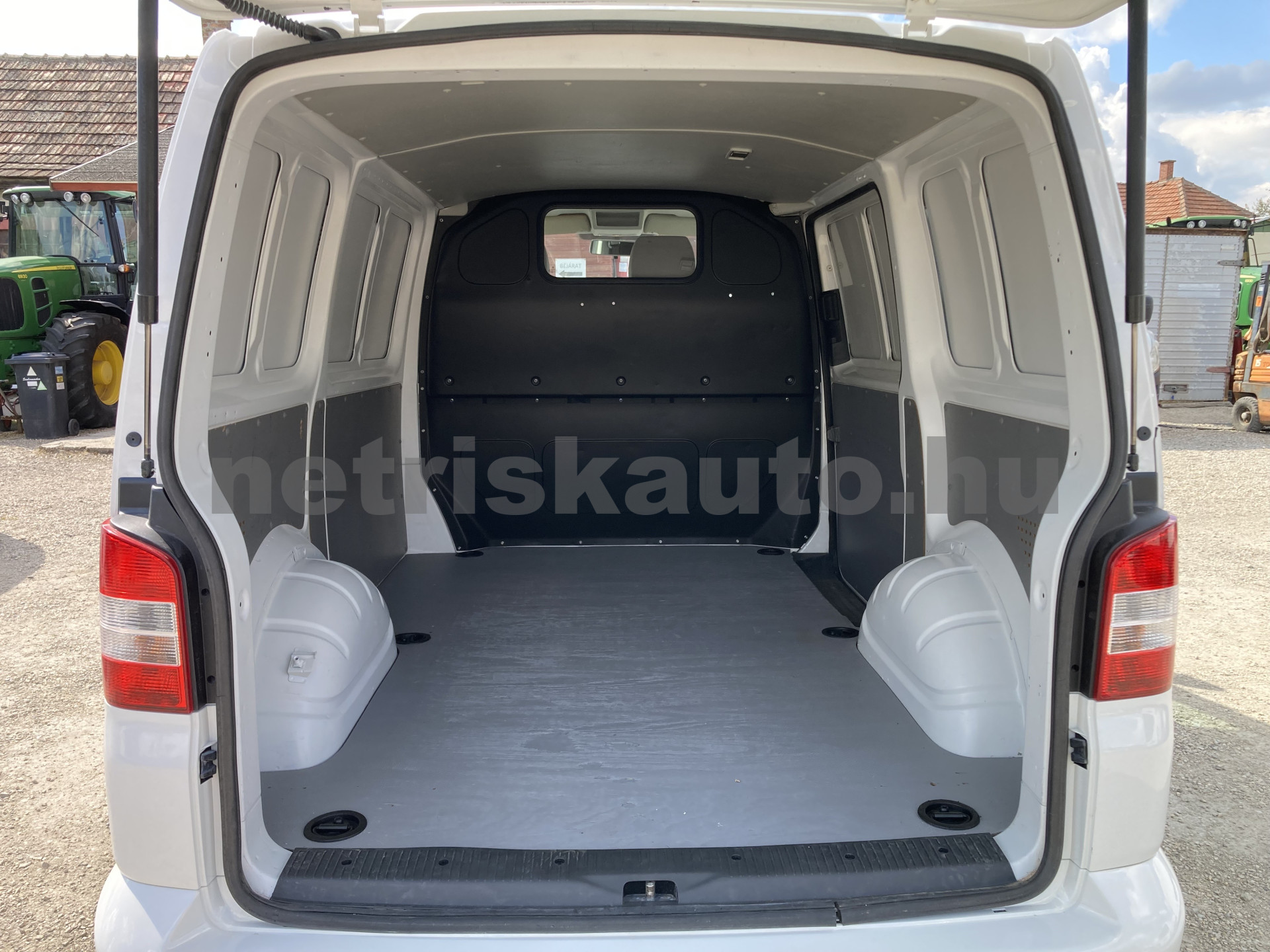 VW Transporter 2.0 CR TDI Basic tehergépkocsi 3,5t össztömegig - 1968cm3 Diesel 121450 6/9