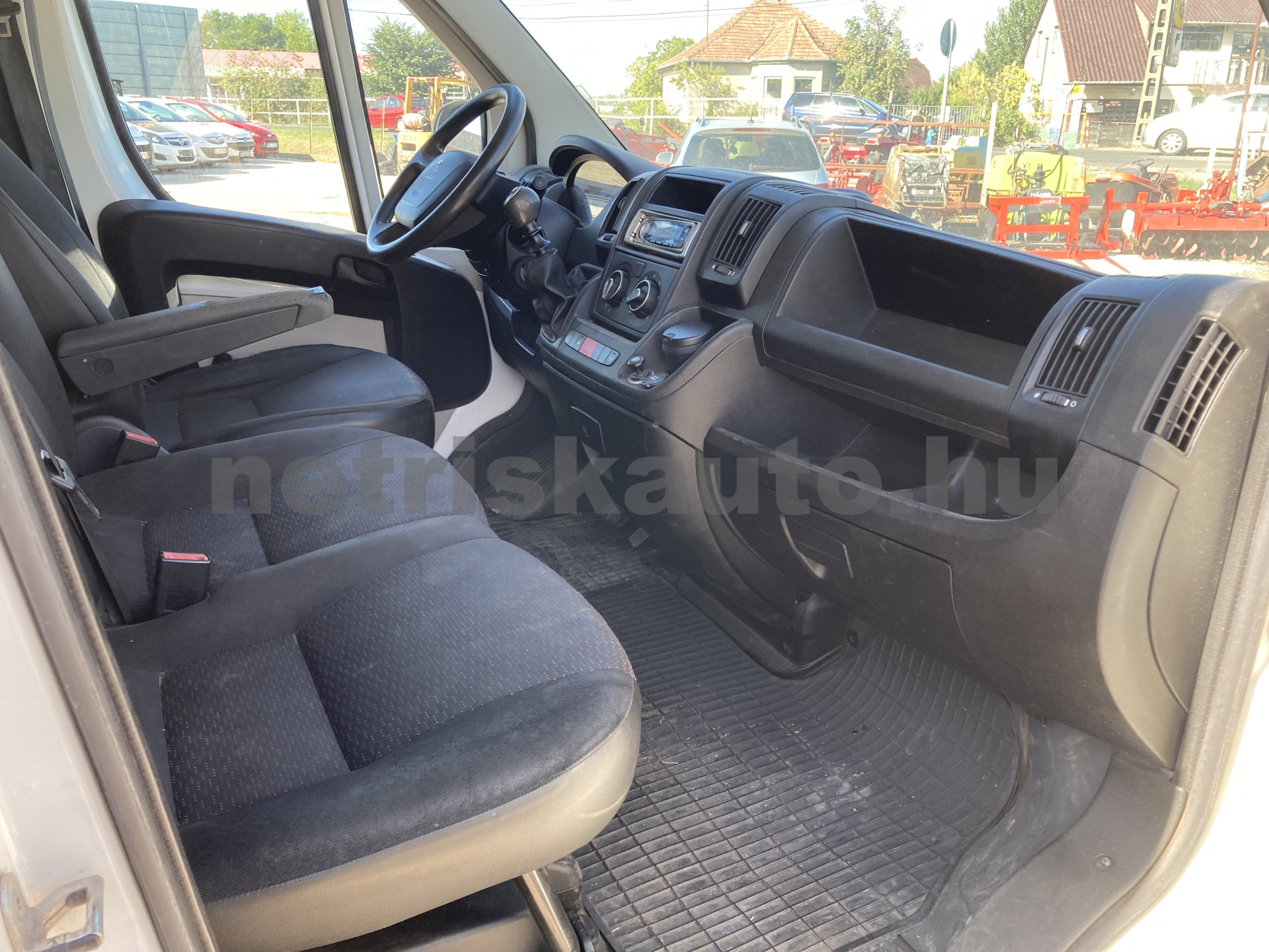 PEUGEOT Boxer 2.2 HDi 350 FT L3H2 Access tehergépkocsi 3,5t össztömegig - 2198cm3 Diesel 121563 9/9
