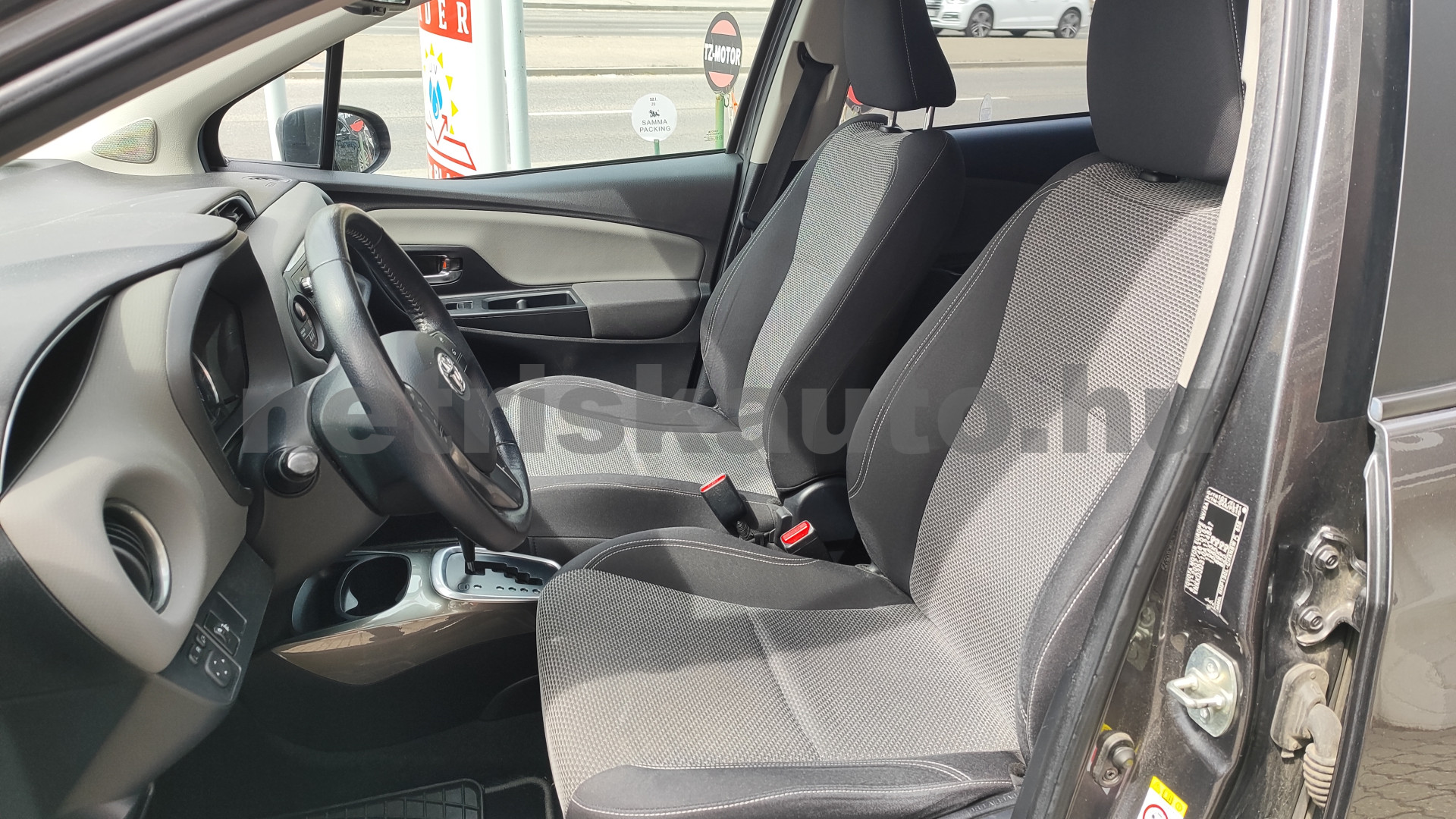 TOYOTA Yaris 1.5 HSD Active Aut. személygépkocsi - 1497cm3 Hybrid 121440 5/12