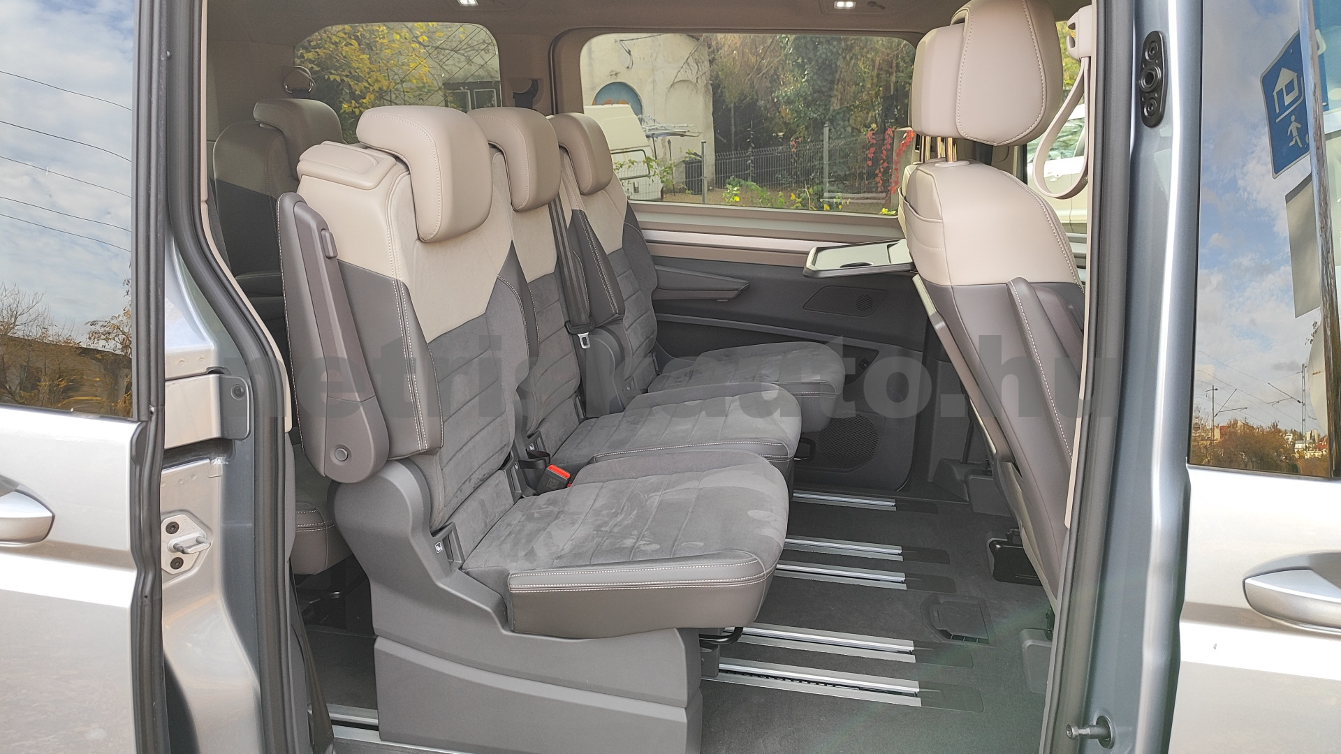 VW Transporter 1.4 TSI PHEV Edi. DSG RT tehergépkocsi 3,5t össztömegig - 1395cm3 Hybrid 121306 10/12