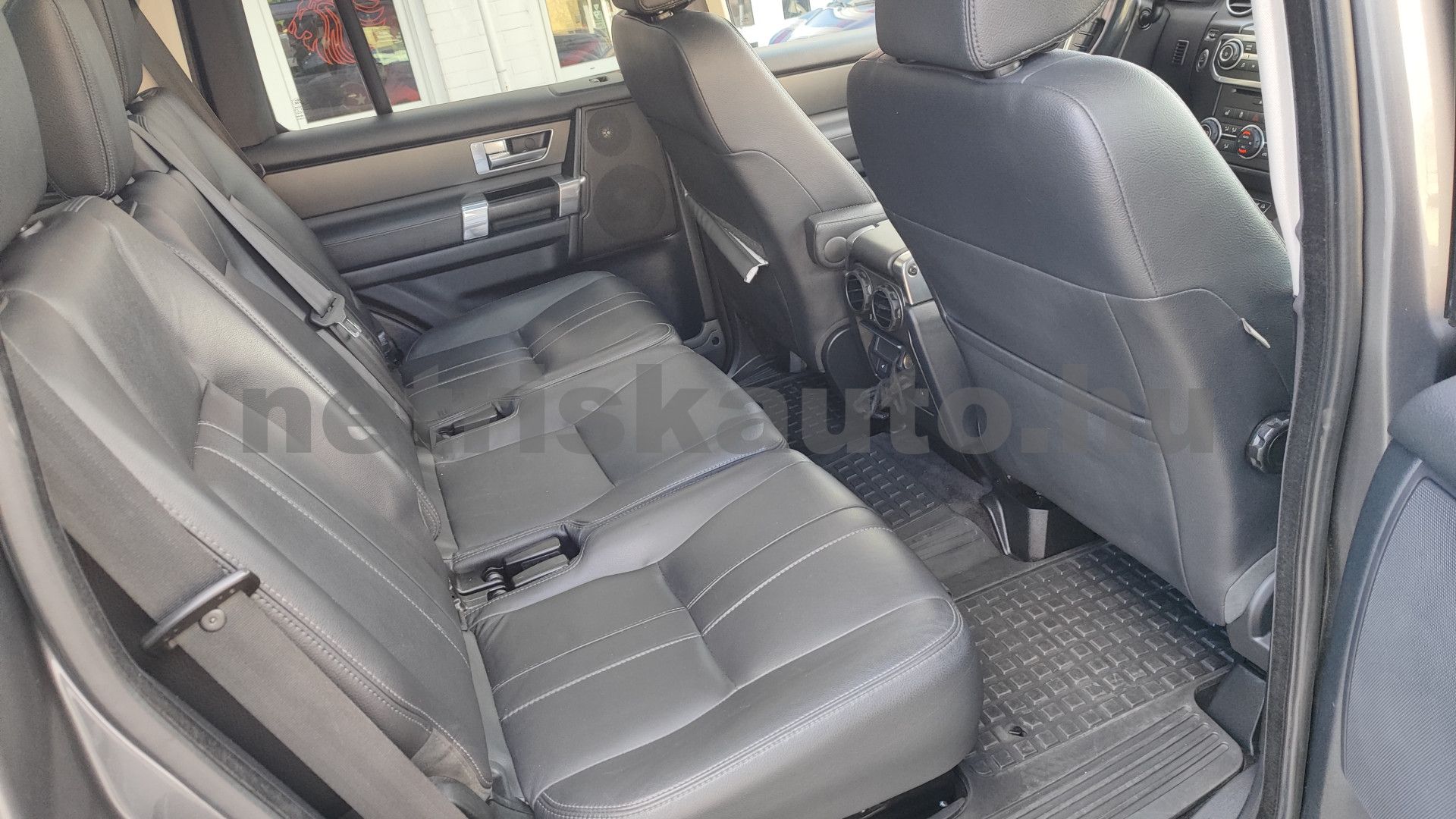 LAND ROVER Discovery 3.0 SDV6 HSE Aut. [7 személy] személygépkocsi - 2993cm3 Diesel 121499 10/12