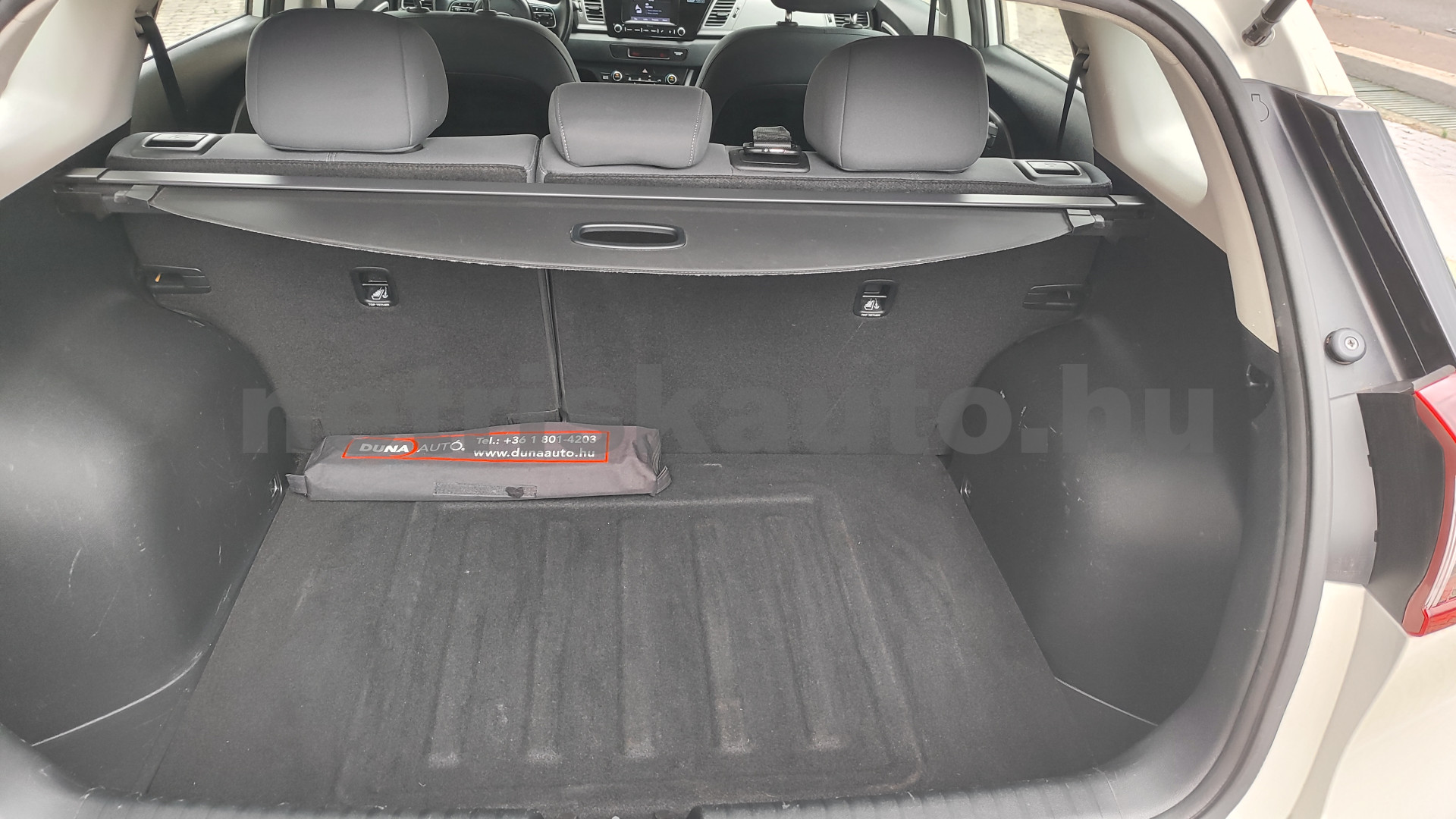 KIA Niro 1.6 GDI LX DCT személygépkocsi - 1580cm3 Hybrid 121487 10/12
