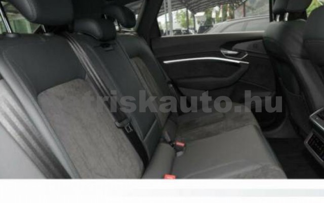 AUDI e-tron személygépkocsi - cm3 Kizárólag elektromos 117201 4/5