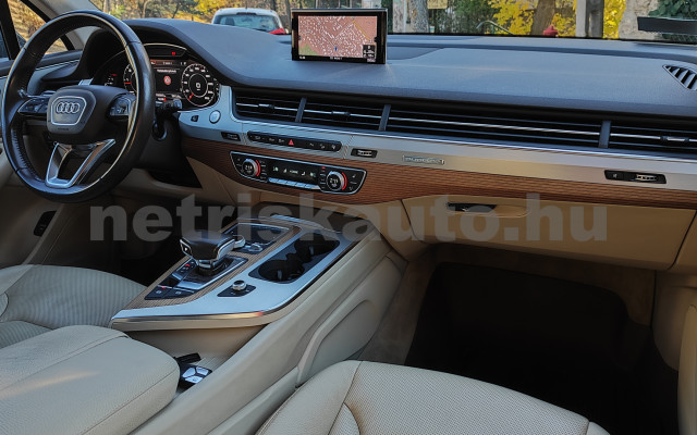 AUDI Q7 3.0 V6 TDI quattro tiptronic személygépkocsi - 2967cm3 Diesel 121310 6/12