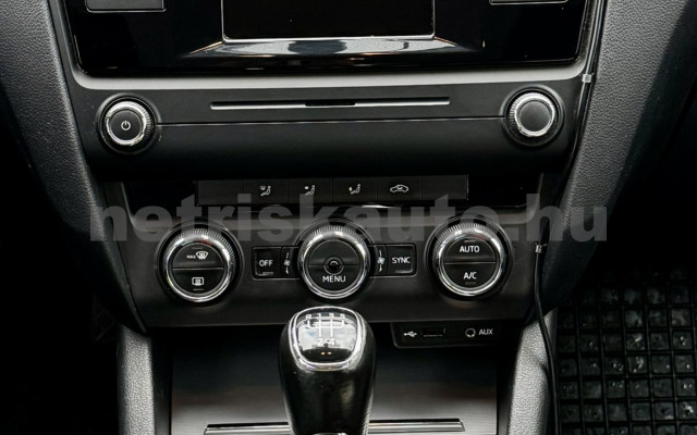 SKODA Octavia 1.6 CR TDI Style személygépkocsi - 1598cm3 Diesel 121391 6/8