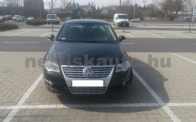 VW Passat 2.0 PD TDI Comfortline DPF személygépkocsi - 1968cm3 Diesel 120801 2/6