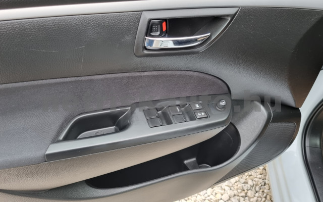 SUZUKI Swift 1.2 GC AC ESP személygépkocsi - 1242cm3 Benzin 120041 9/12