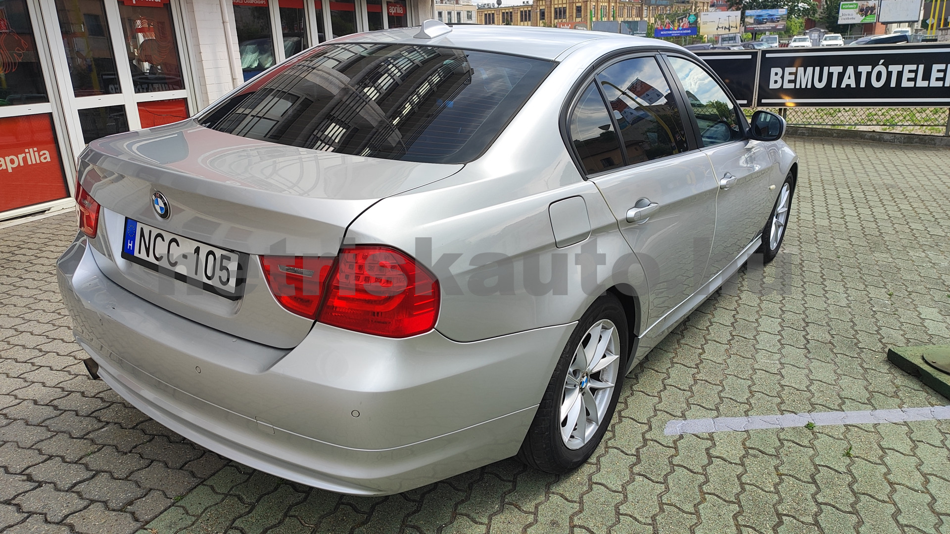 BMW 3-as sorozat 318d személygépkocsi - 1995cm3 Diesel 121509 12/12