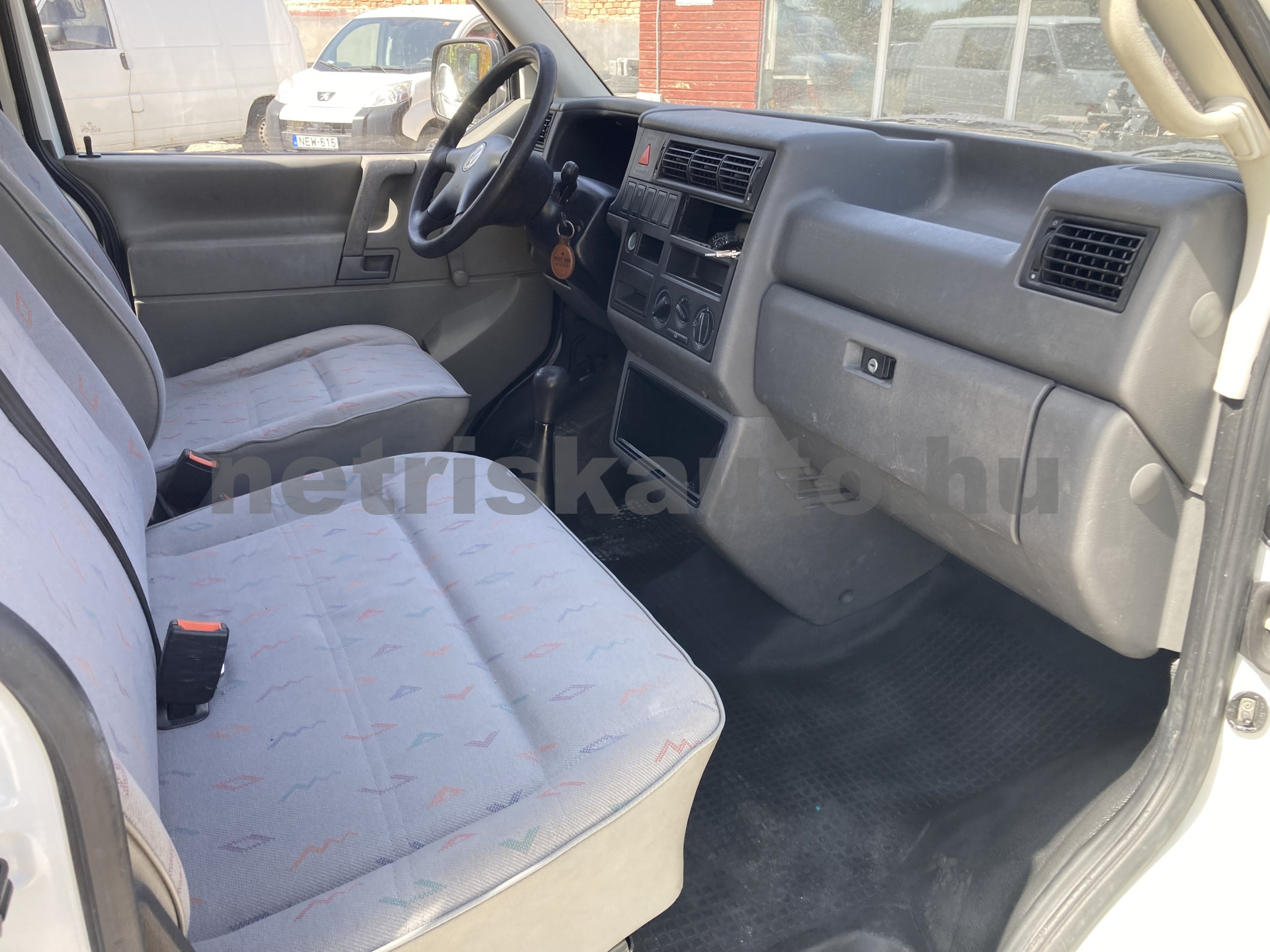VW Transporter 1.9 Basic Mixto tehergépkocsi 3,5t össztömegig - 1896cm3 Diesel 121555 7/9