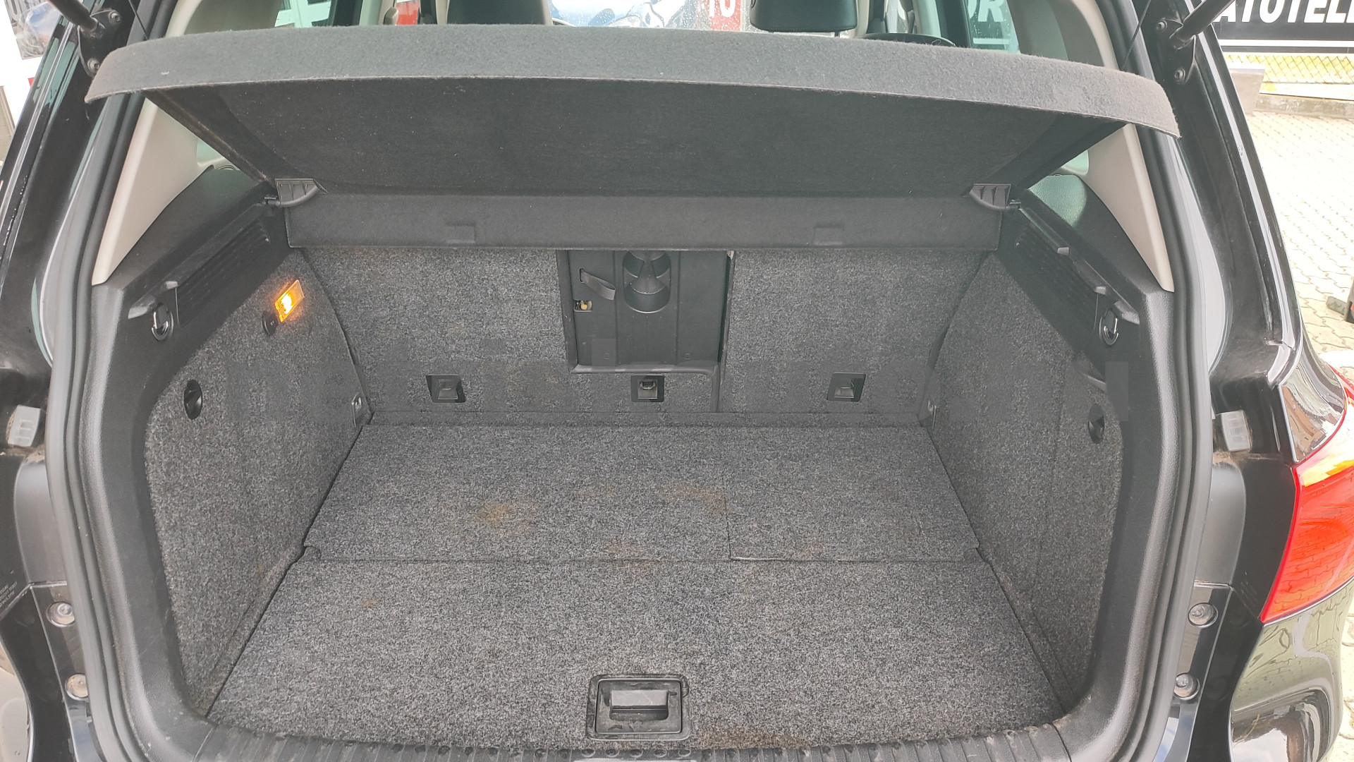 VW Tiguan 2.0 TSI Sport&Style DSG 4Motion személygépkocsi - 1984cm3 Benzin 121619 10/12