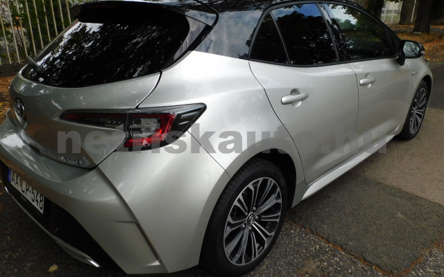 TOYOTA Corolla 2.0 Hybrid Comfort e-CVT személygépkocsi - 1987cm3 Hybrid 120401 4/12
