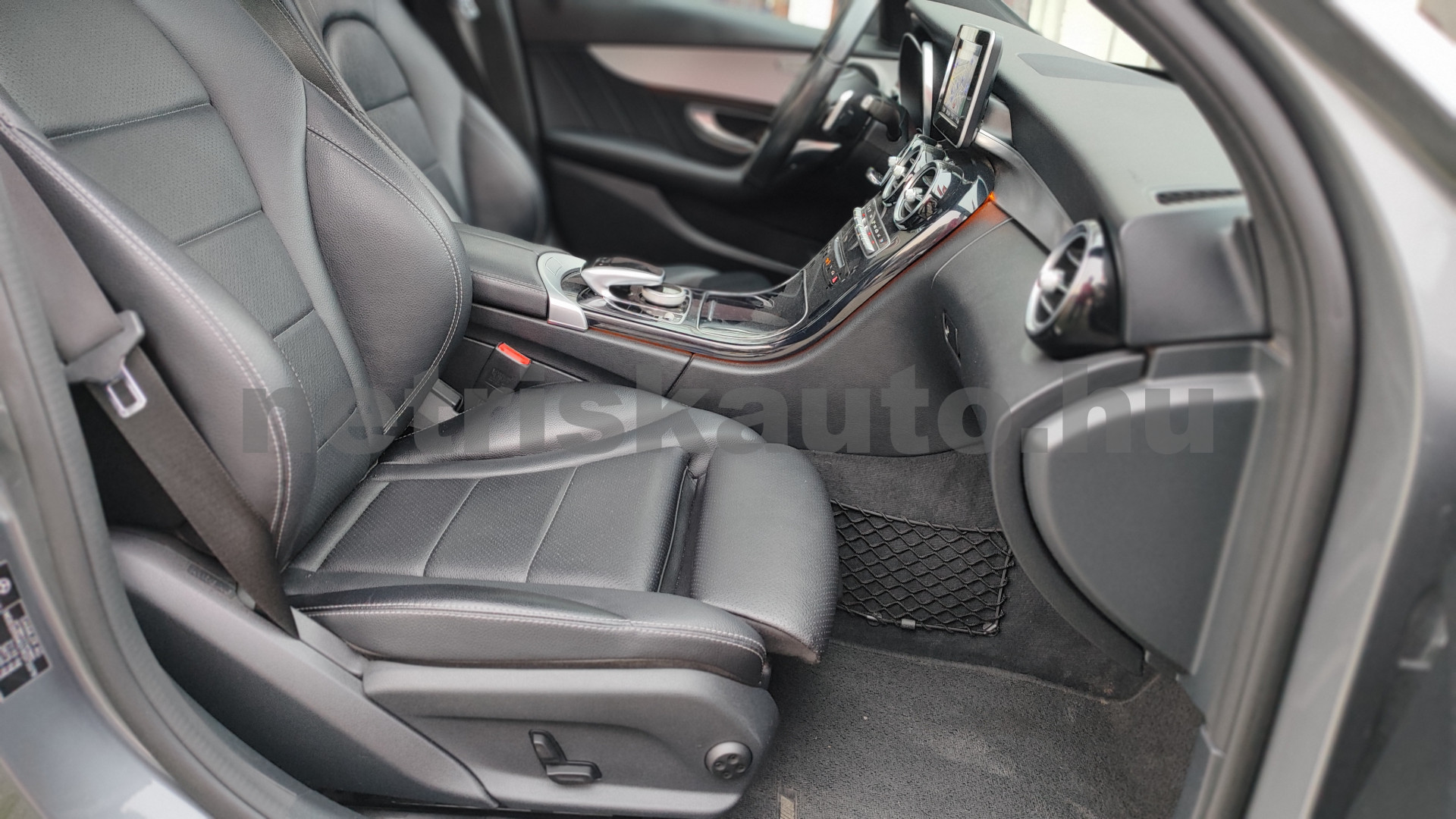 MERCEDES-BENZ C-osztály C 200 4Matic 9G-TRONIC személygépkocsi - 1991cm3 Benzin 121345 10/12