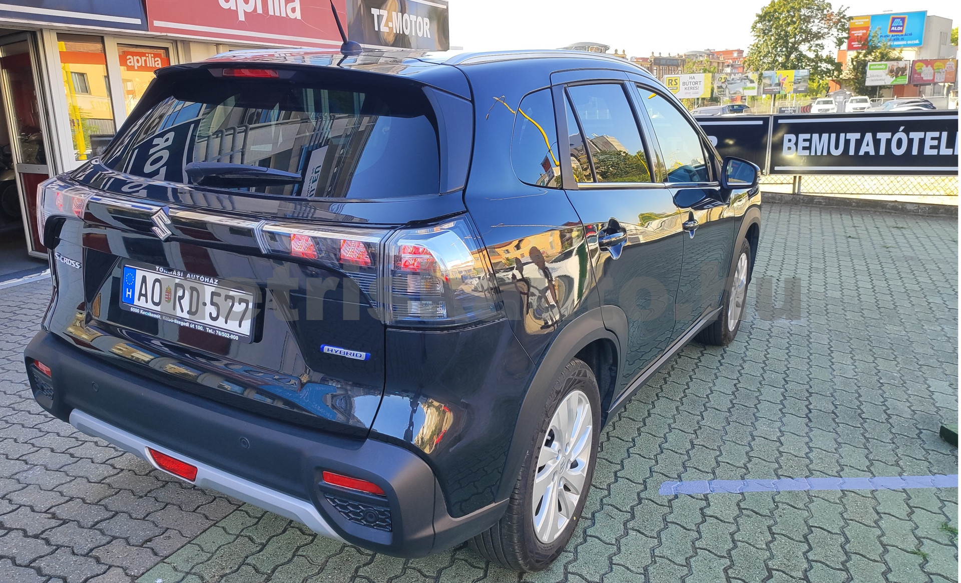 SUZUKI S-Cross 1.4 Hybrid GL+ személygépkocsi - 1373cm3 Hybrid 121543 12/12