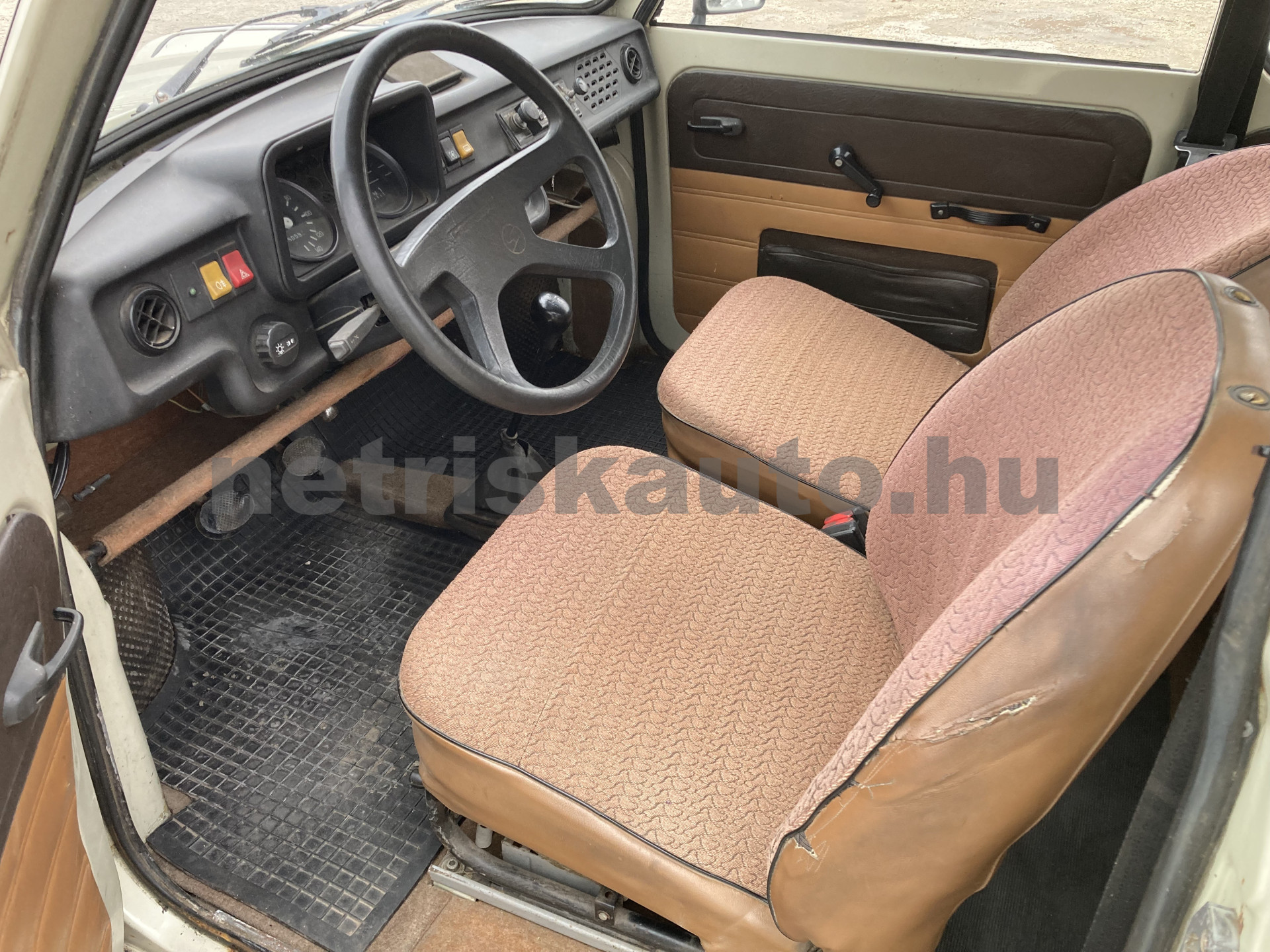 TRABANT 1.1 1.1 Kombi személygépkocsi - 1043cm3 Benzin 121430 6/10