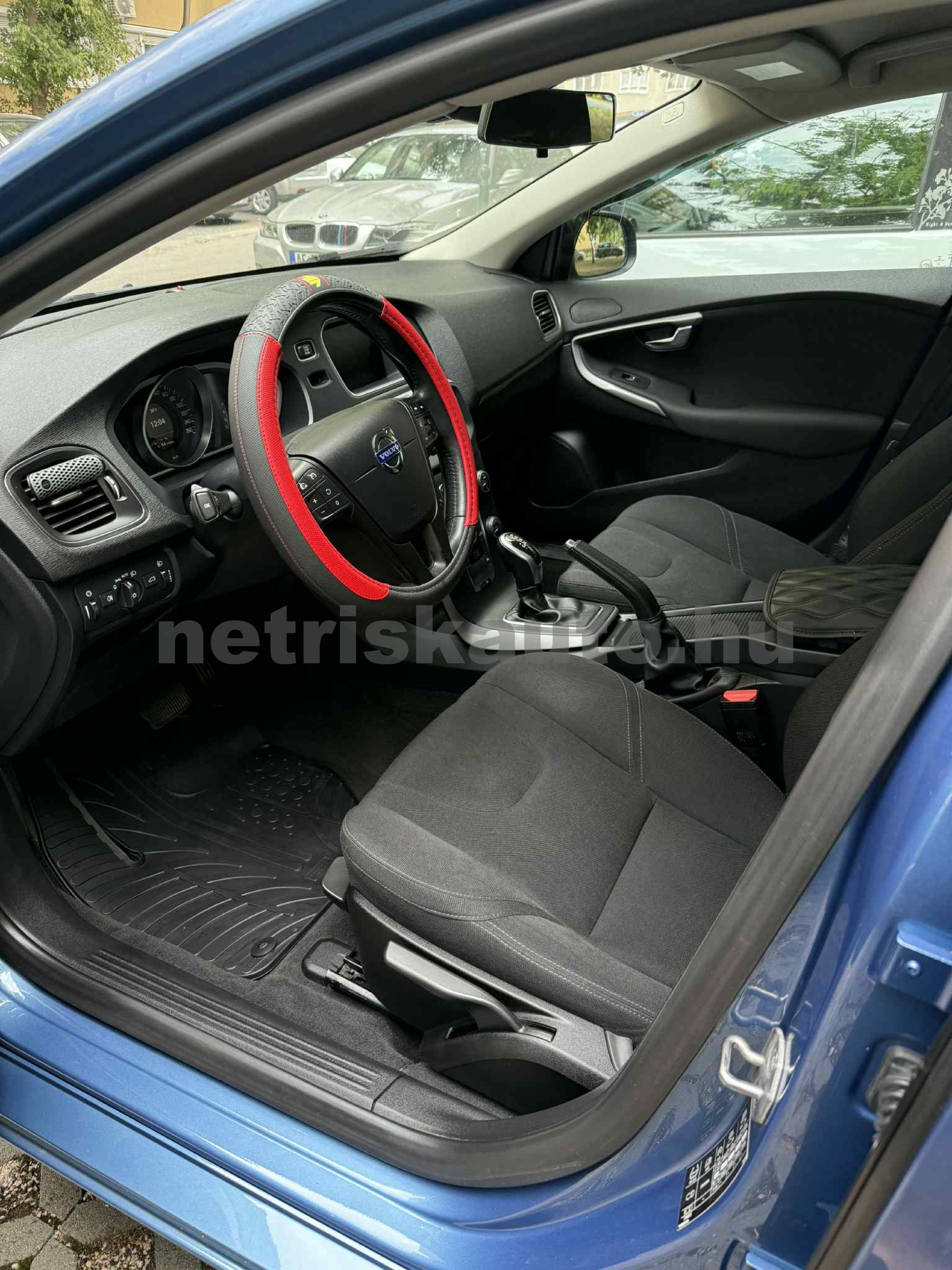 VOLVO V40 1.6 D [D2] Ocean Race Powershift személygépkocsi - 1560cm3 Diesel 121230 4/8