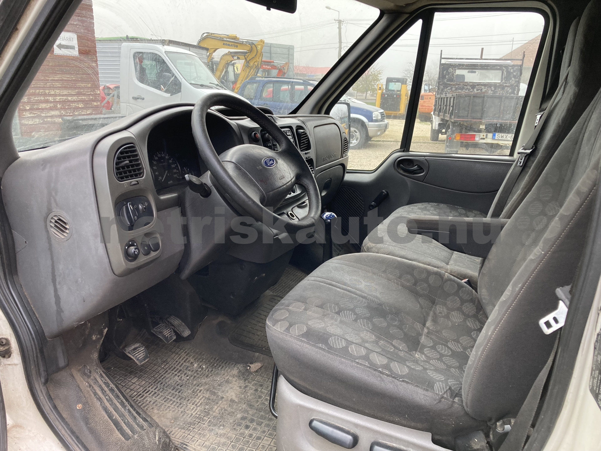 FORD Transit 2.0 DI 300 M TDE tehergépkocsi 3,5t össztömegig - 1998cm3 Diesel 121350 8/9