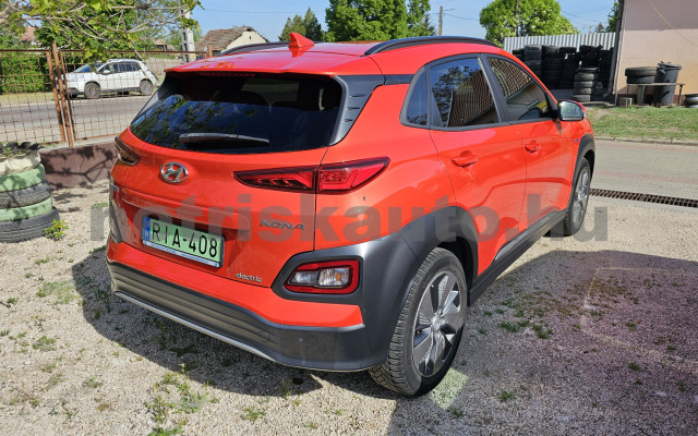 HYUNDAI Kona 64kWh Premium Edition személygépkocsi - cm3 Kizárólag elektromos 121400 2/7