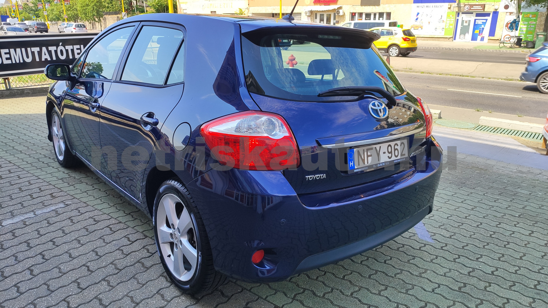 TOYOTA Auris 1.8 HSD Sol Navi Aut. személygépkocsi - 1798cm3 Hybrid 121524 2/12