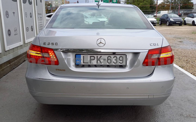 MERCEDES-BENZ E-osztály E 250 CDI BlueEFF. Avantgarde Aut. személygépkocsi - 2143cm3 Diesel 120482 9/40