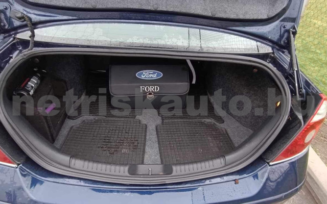 FORD Mondeo 2.0 Ghia személygépkocsi - 1999cm3 Benzin 120630 4/6