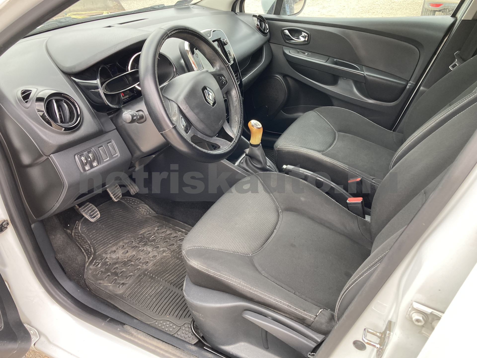 RENAULT Clio 1.5 dCi Authentique tehergépkocsi 3,5t össztömegig - 1461cm3 Diesel 121534 6/10