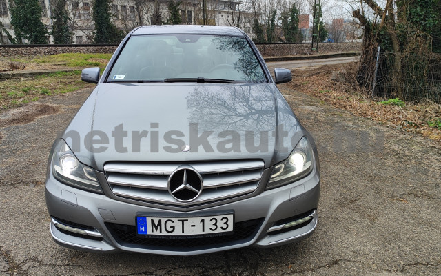 MERCEDES-BENZ C-osztály C 180 BlueEFFICIENCY Avantgarde Aut személygépkocsi - 1595cm3 Benzin 121402 3/12
