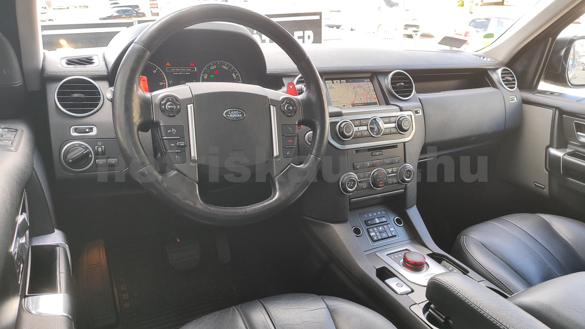LAND ROVER Discovery 3.0 SDV6 HSE Aut. [7 személy] személygépkocsi - 2993cm3 Diesel 121499 6/12