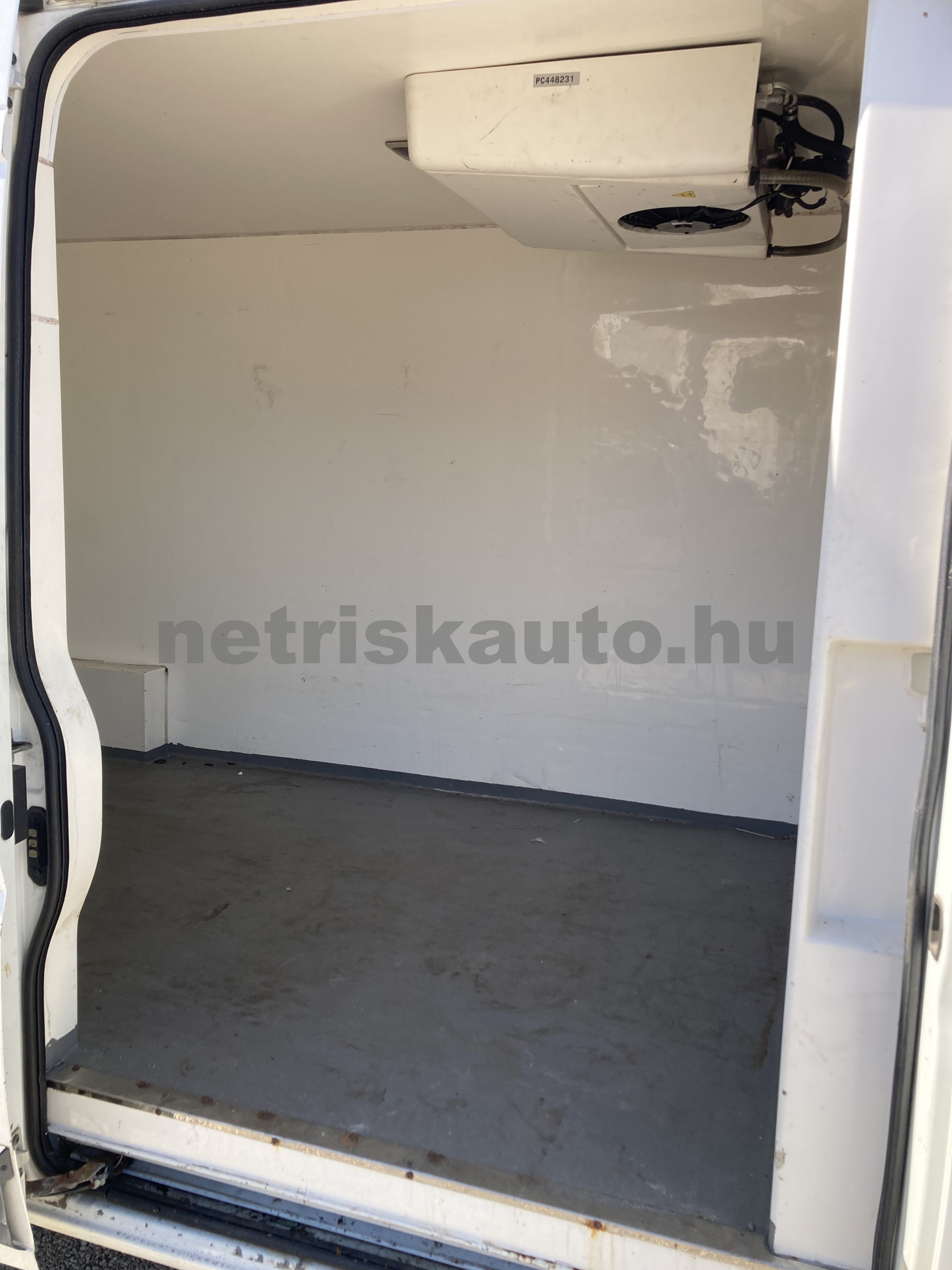 PEUGEOT Boxer 2.2 HDi 350 FT L3H2 Access tehergépkocsi 3,5t össztömegig - 2198cm3 Diesel 121563 6/9