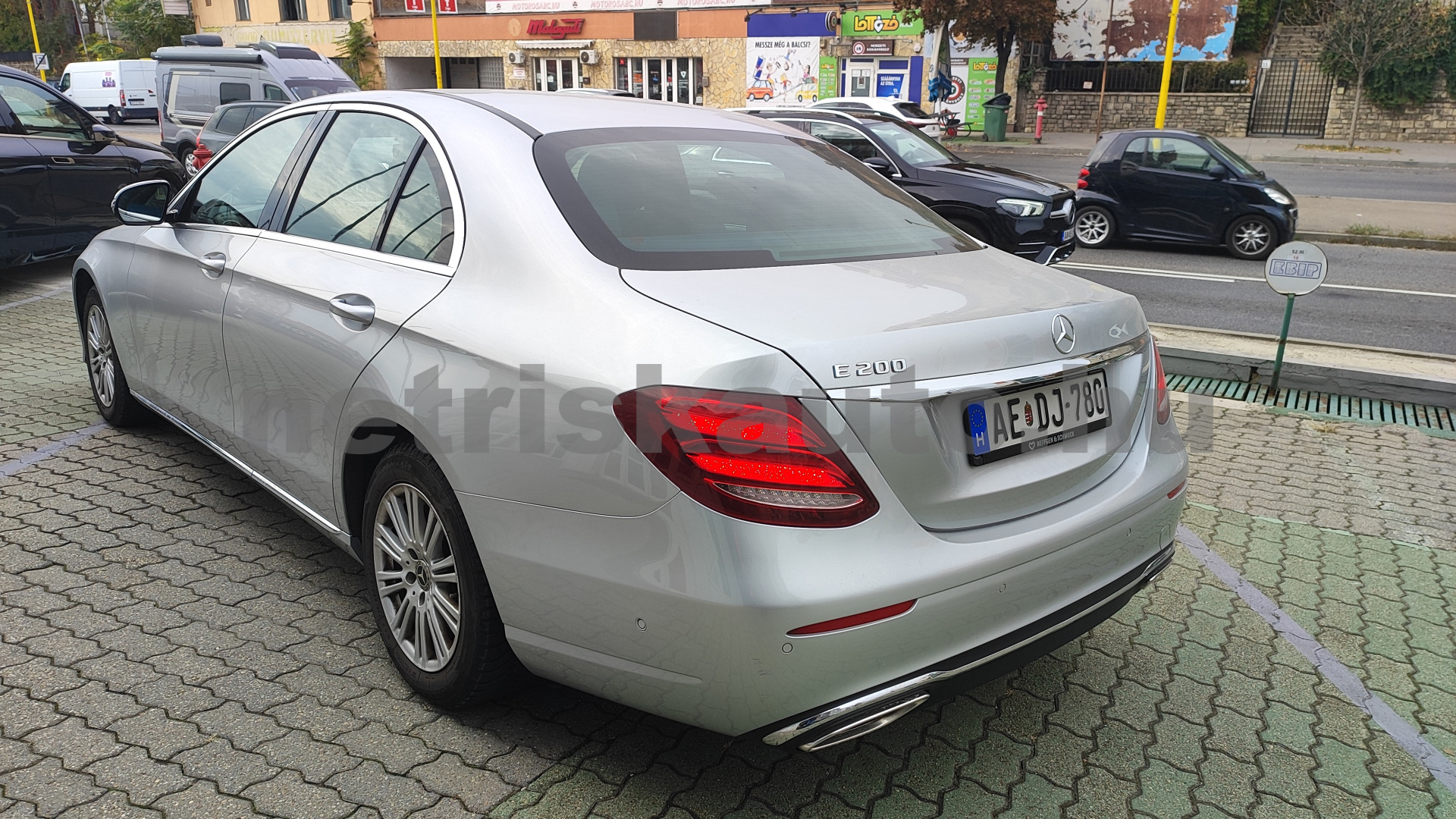 MERCEDES-BENZ E-osztály E 200 9G-TRONIC személygépkocsi - 1991cm3 Benzin 121624 2/12