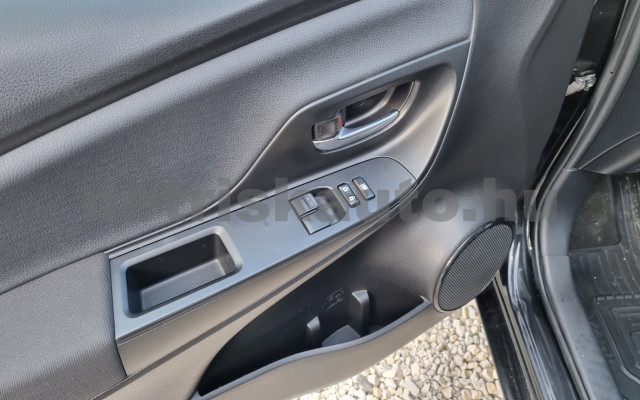 TOYOTA Yaris 1.5 Dual VVT-iE Active City személygépkocsi - 1496cm3 Benzin 120027 8/12
