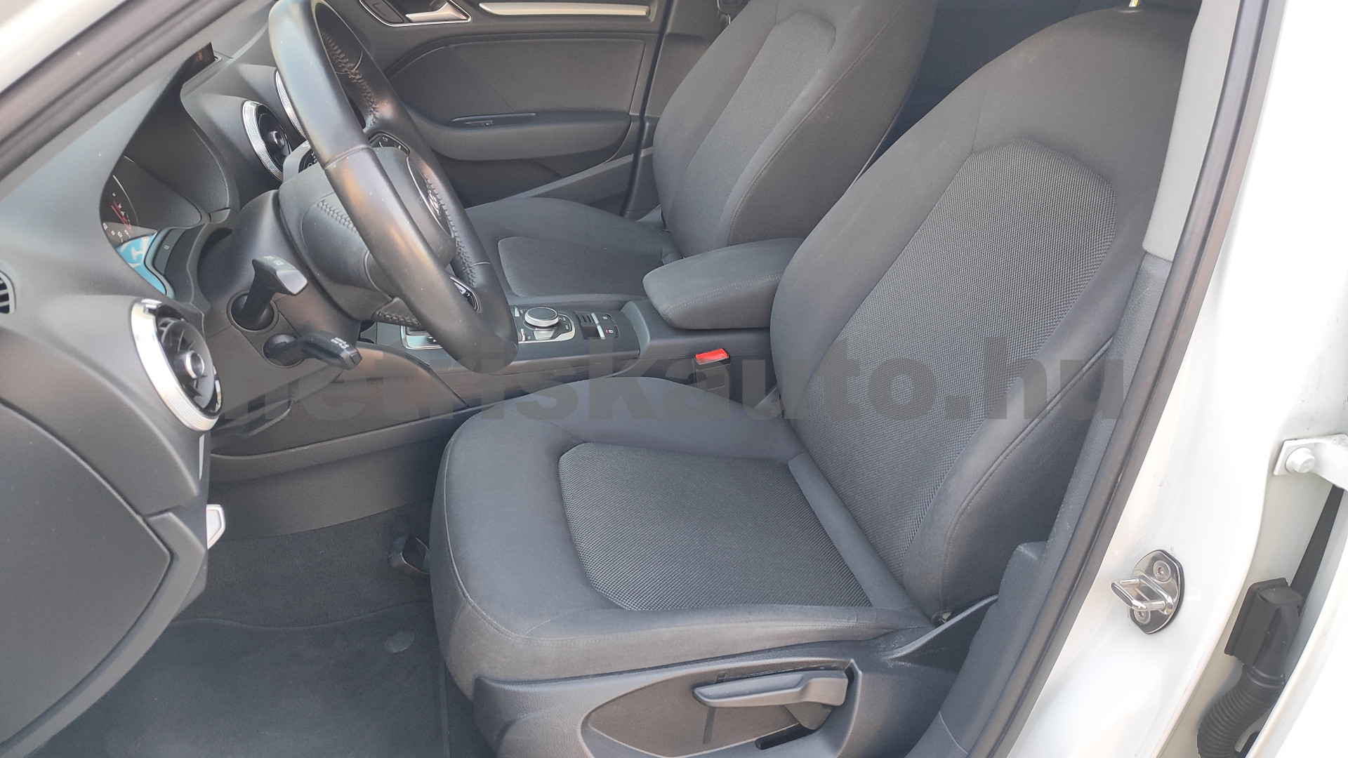 AUDI A3 30 TDI Design személygépkocsi - 1598cm3 Diesel 121512 5/12