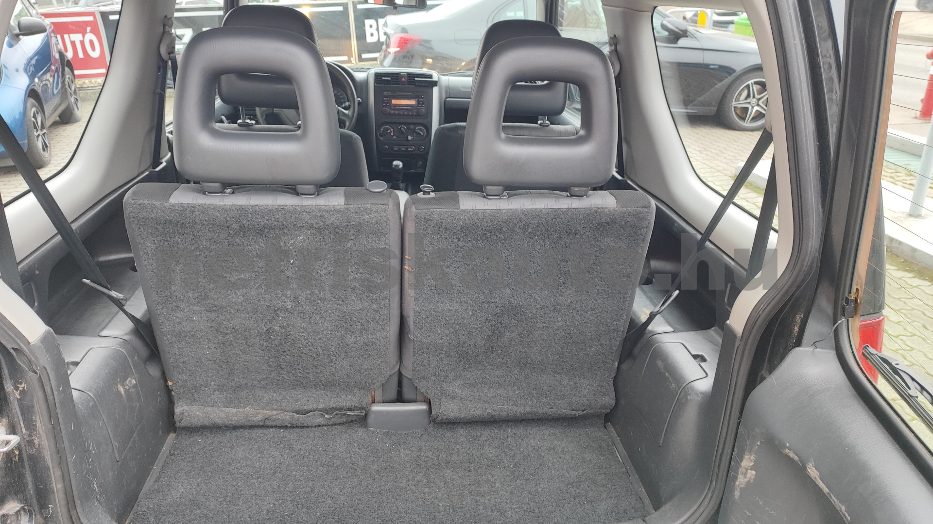 SUZUKI Jimny 1.3 4WD AC CD 15''AW személygépkocsi - 1328cm3 Benzin 121353 10/12