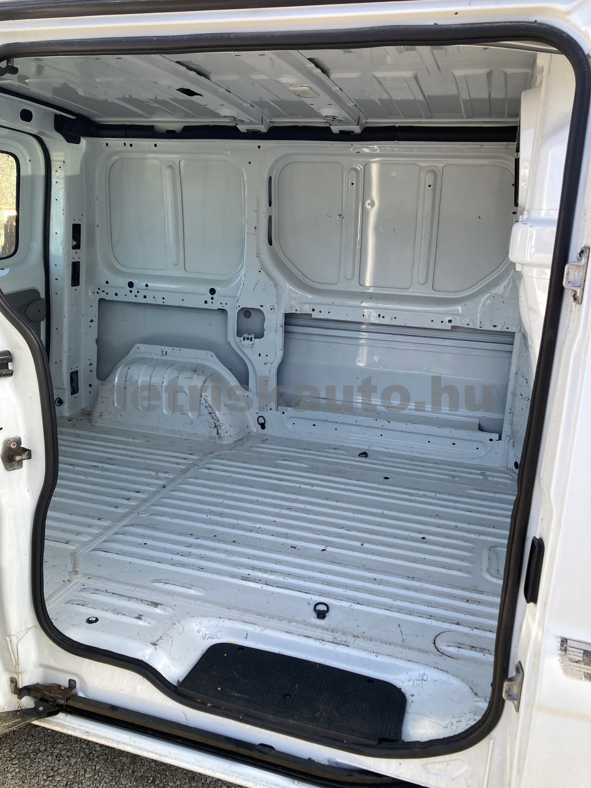 OPEL Vivaro 2.0 CDTI L1H1 2.7t DPF EURO5 tehergépkocsi 3,5t össztömegig - 1995cm3 Diesel 119911 7/9