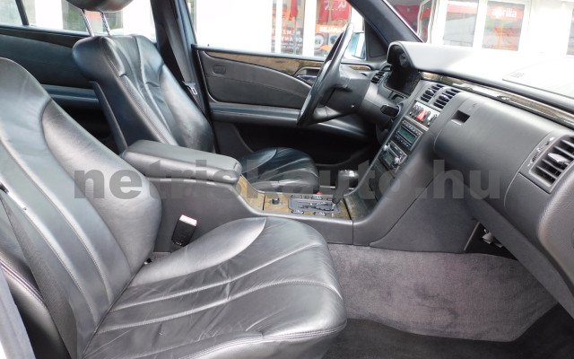 MERCEDES-BENZ E-osztály E 430 Avantgarde Aut. személygépkocsi - 4973cm3 Benzin 121147 8/12