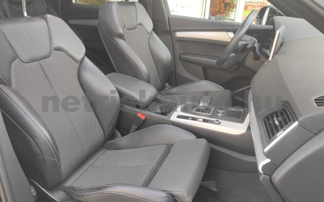 AUDI Q5 40 TDI Sport quattro S-tronic személygépkocsi - 1968cm3 Diesel 121548 10/12