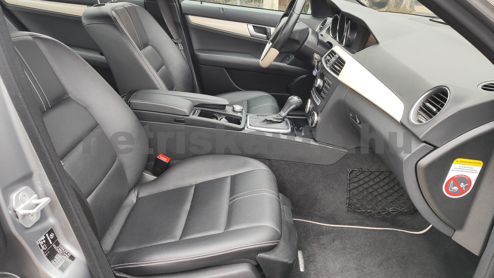 MERCEDES-BENZ C-osztály C 180 BlueEFFICIENCY Avantgarde Aut személygépkocsi - 1595cm3 Benzin 121402 8/12