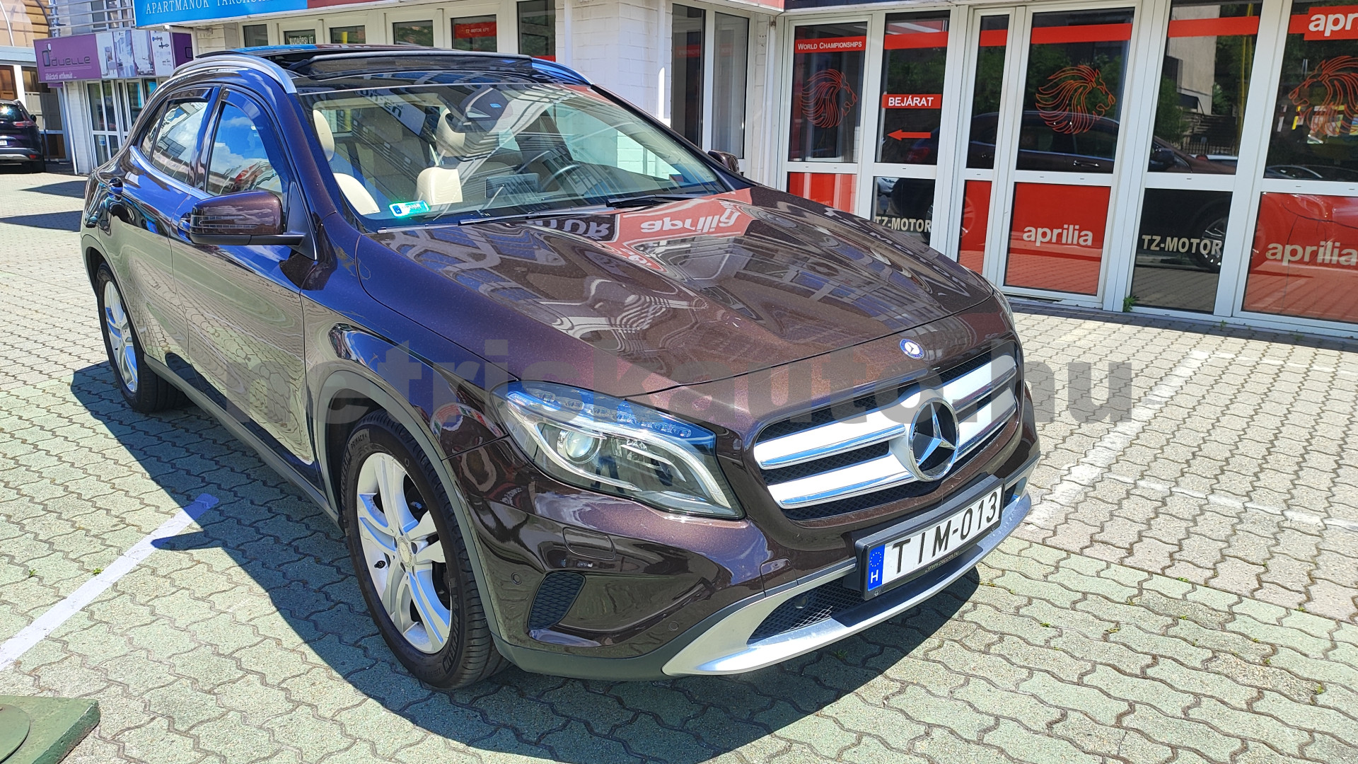 MERCEDES-BENZ GLA-osztály GLA 200 AMG Sport 7G-DCT személygépkocsi - 1595cm3 Benzin 121506 1/12