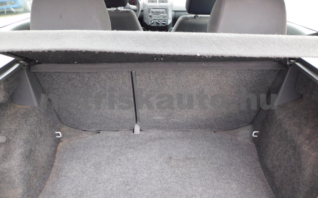 VW Polo 1.4 75 16V személygépkocsi - 1390cm3 Benzin 121158 11/12